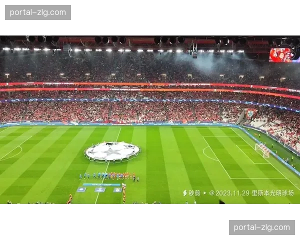 欧冠主题曲现场演奏，营造独特比赛氛围